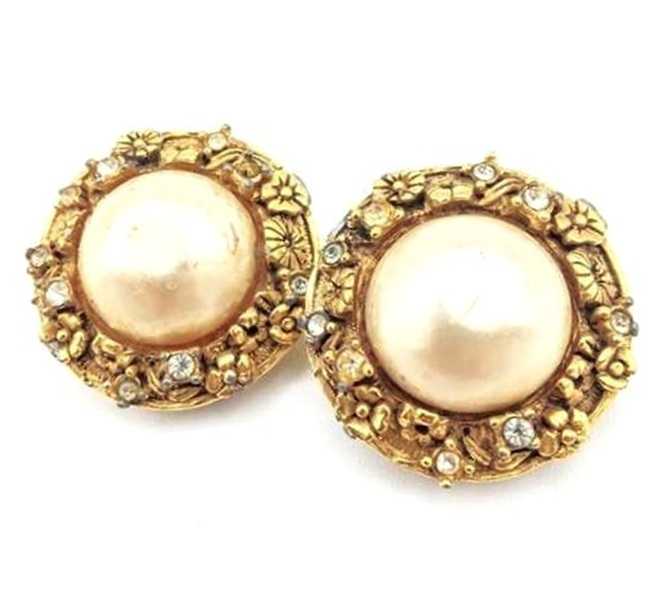 シャネル買取　パールカメリアイヤリング