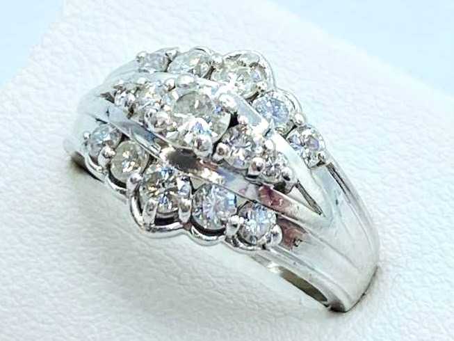 ダイヤモンド買取 プラチナ台 1.07ct ダイヤモンド デザイン リング