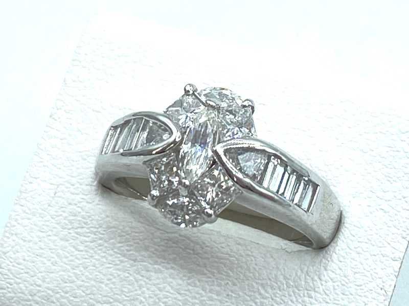 ダイヤモンド買取 プラチナ台 ダイヤモンド 1.40ct 0.18ct デザインリング	