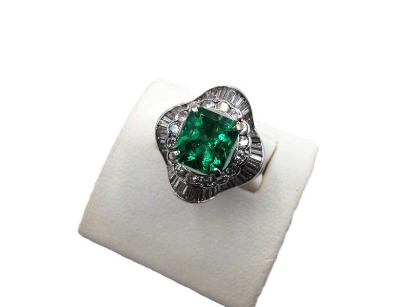 宝石買取 プラチナエメラルド ダイヤモンド リング
