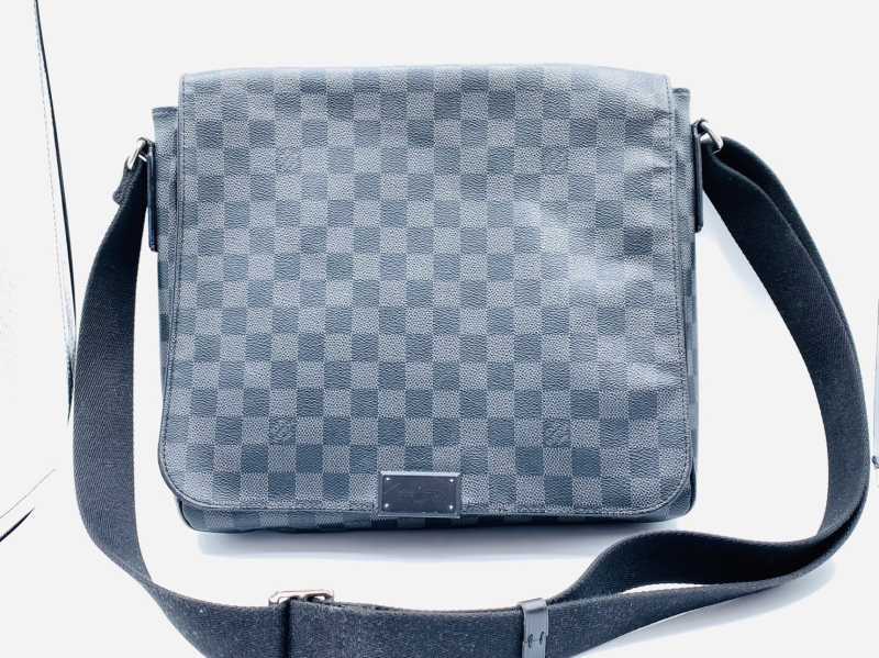 ルイヴィトン買取 ディストリクト PM グラフィット N41260