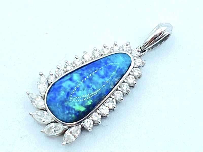 宝石買取 プラチナ台 ブラックオパール ダイヤモンド 0.68ct デザイン ペンダント