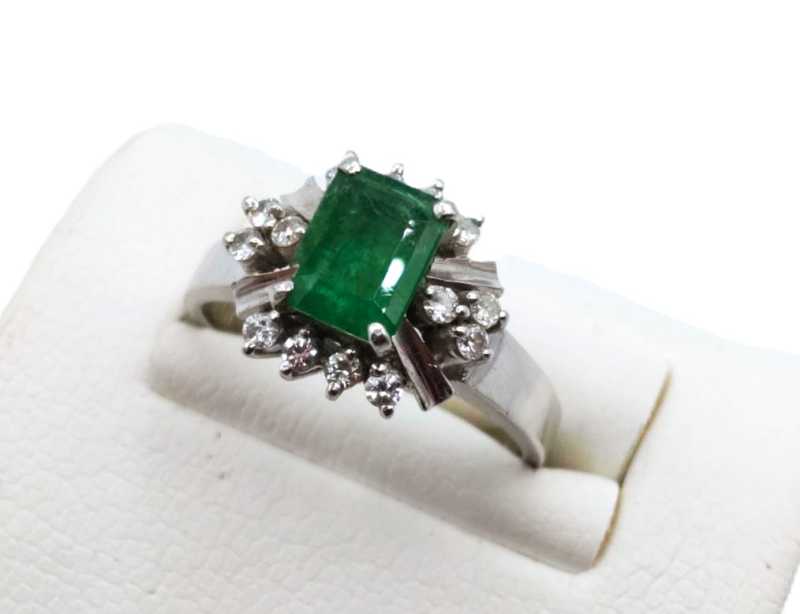 宝石買取 Pt900 エメラルド ダイヤモンド リング