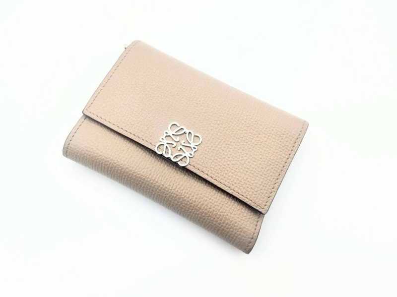ロエベ　買取　アナグラム　トライフォード財布
