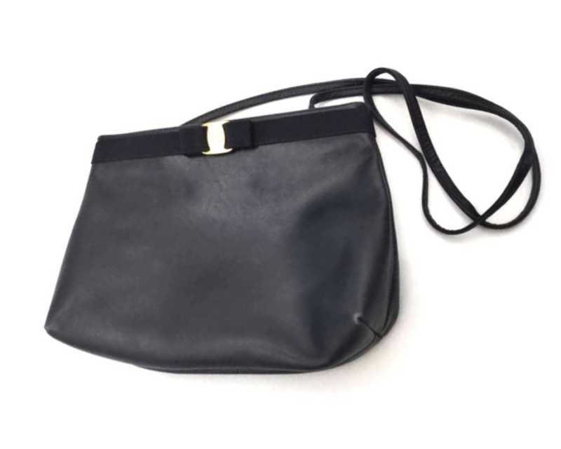 フェラガモ買取 ヴァラ ショルダーバッグ