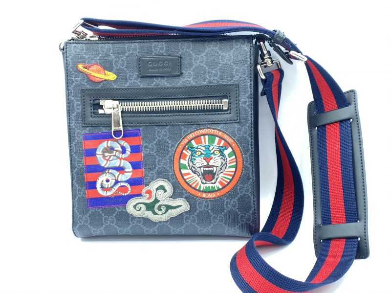 グッチ買取 GGスプリーム クーリエメッセンジャーバッグ 547751