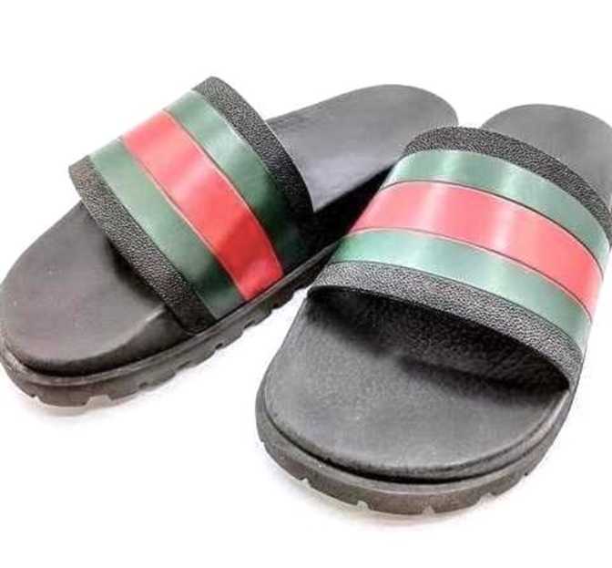グッチ買取　ラバースライドサンダル　シェリー　429469