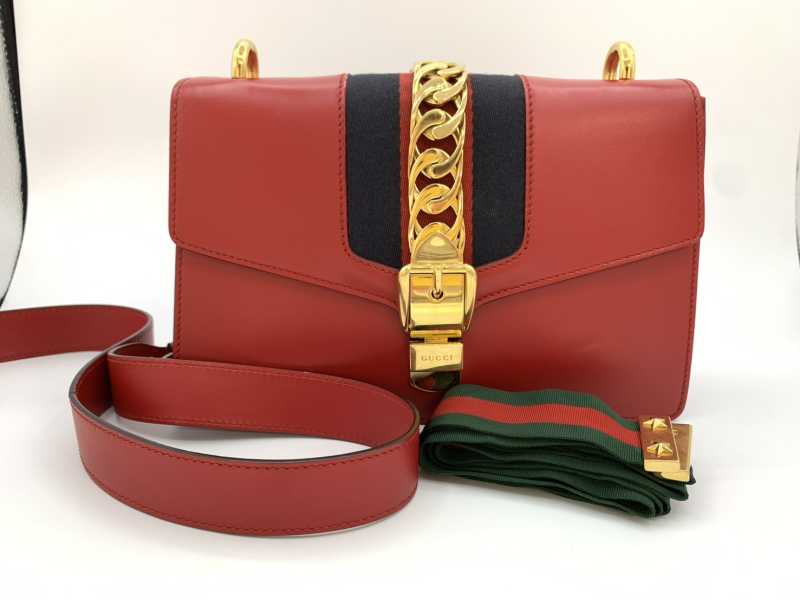 グッチ買取 シルヴィスモール 421882