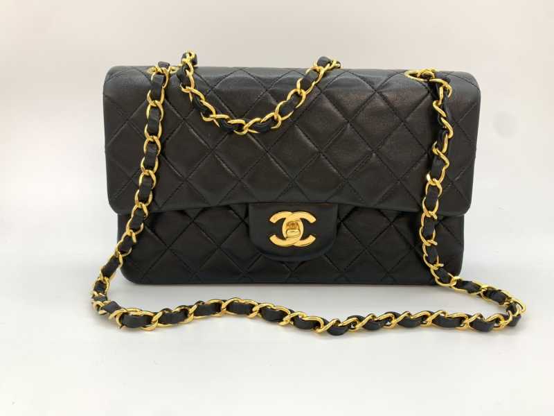 シャネル買取 スモールクラシックハンドバッグ A01113