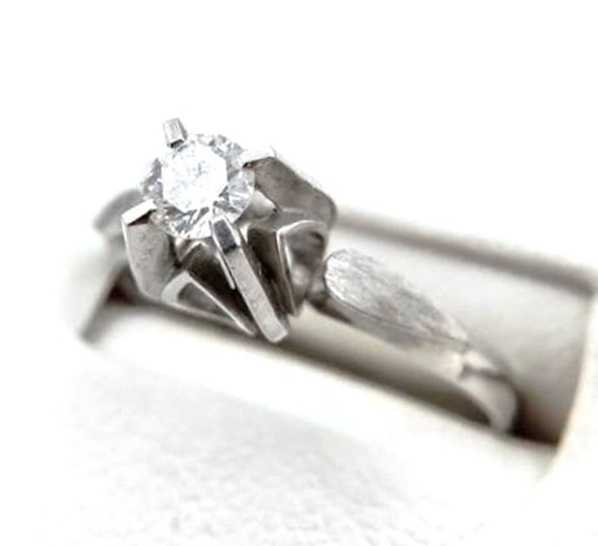 宝石買取　プラチナダイヤモンドリング　立て爪