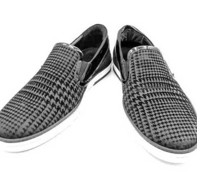 ジミーチュウ買取　スリッポン　千鳥格子