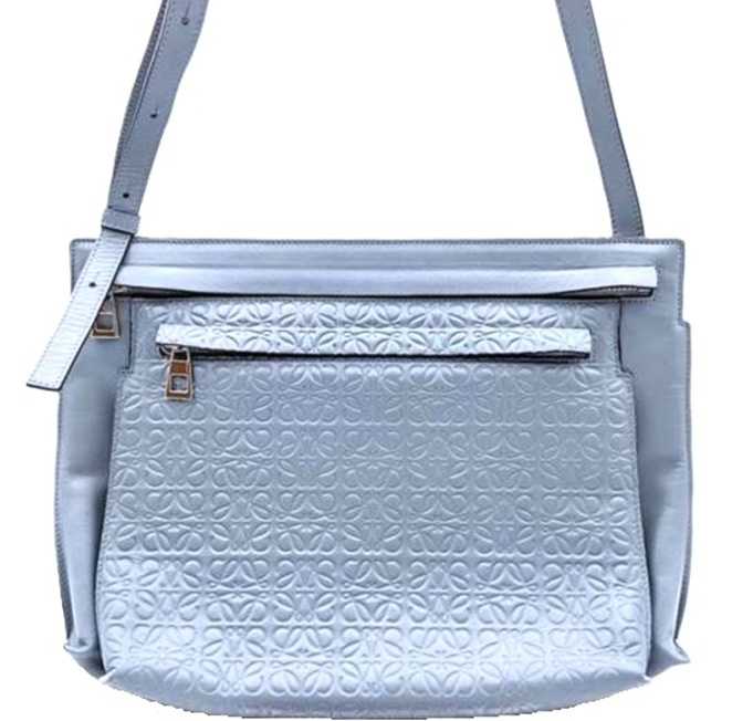 ロエベ買取　Tポーチショルダーバッグ　リピートアナグラム