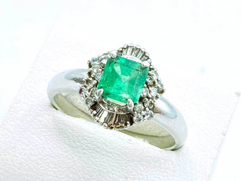 宝石買取 プラチナ台 エメラルド ダイヤモンド デザイン リング