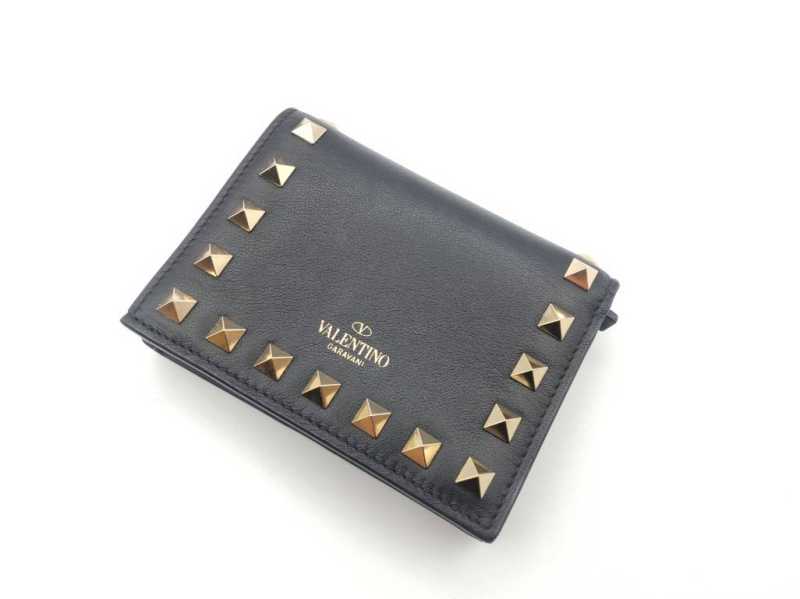 ヴァレンティノ　買取　ロックスタッズ財布