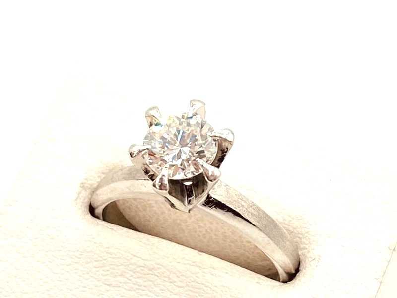 ダイヤモンド買取 プラチナ台 ダイヤモンド 0.78ct 立て爪 リング