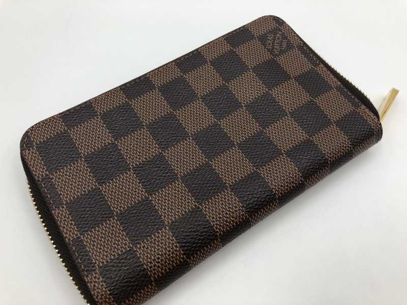 ルイヴィトン買取 ジッピーコンパクト N60028