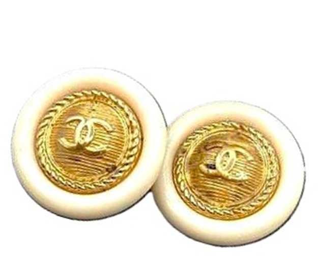 シャネル買取　ココマークボタンピアス　B18A
