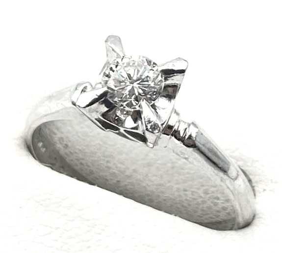 ダイヤモンド買取 プラチナ台 ラウンドブリリアントカット ダイヤモンド 0.29ct リング