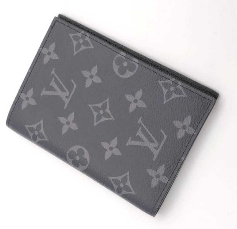 ルイヴィトン買取 クーヴェルテュールパスポール エクリプス M64501