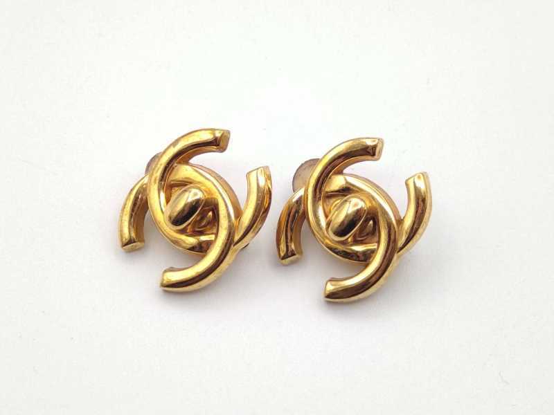 シャネル買取 イヤリング ターンロック