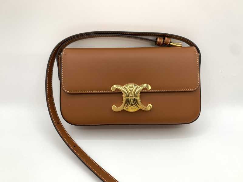 セリーヌ買取 トリオンフショルダーバッグ