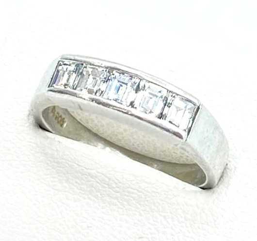 ダイヤモンド買取 プラチナ台 ダイヤモンド 1.00ct 一文字 リング