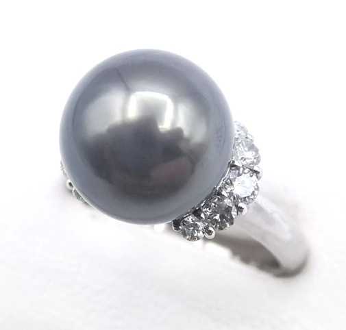 宝石買取　黒蝶パールダイヤモンドリング　プラチナ