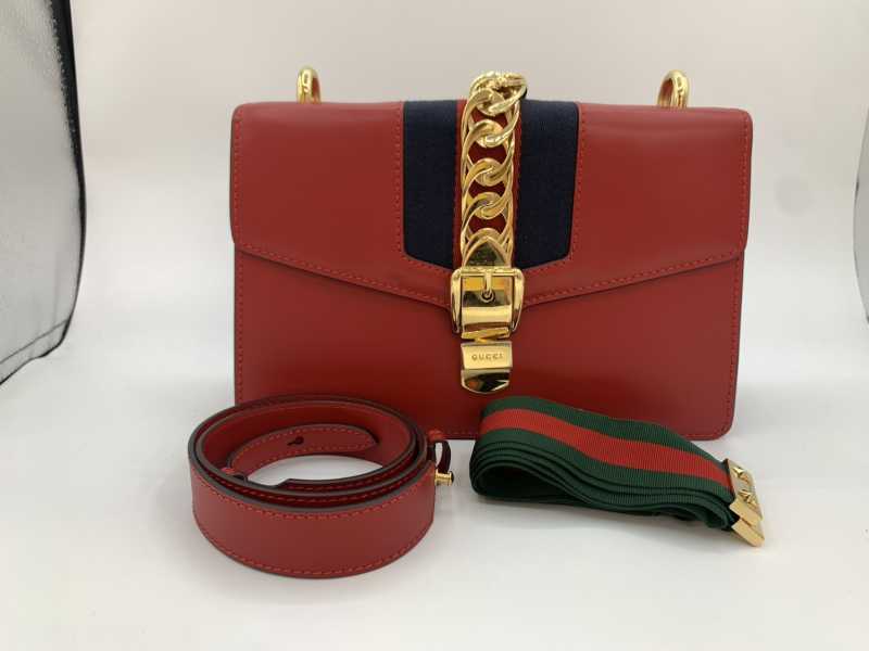 グッチ買取 シルヴィスモール 421882