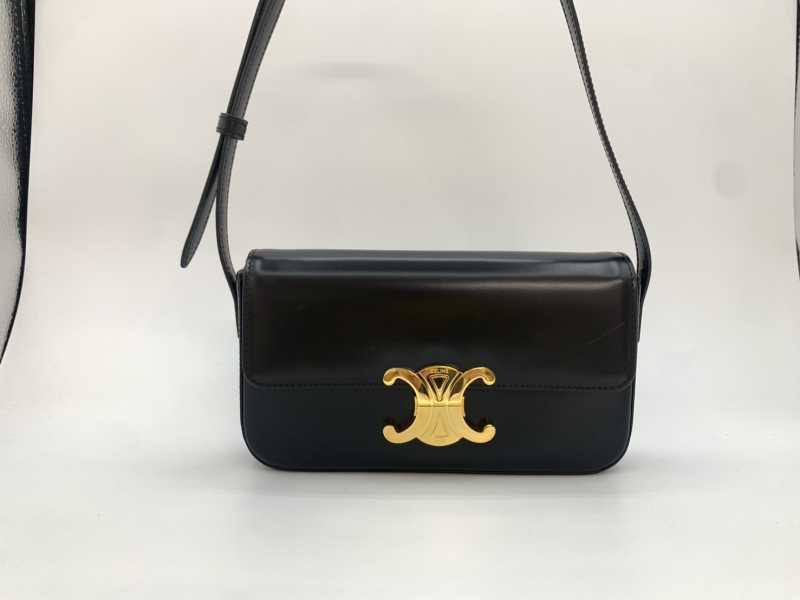 セリーヌ買取 トリオンフショルダーバッグ