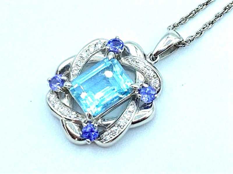 タサキ買取 プラチナ台 アクアマリン 3.00ct ダイヤモンド 0.18ct デザインペンダント