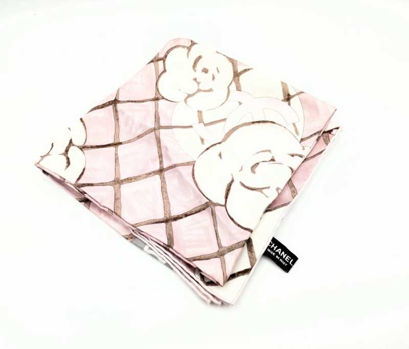 シャネル　買取　カメリア　スカーフ