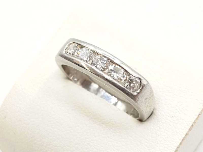 ダイヤモンド買取 プラチナ台 ダイヤモンド 0.831ct 一文字 リング