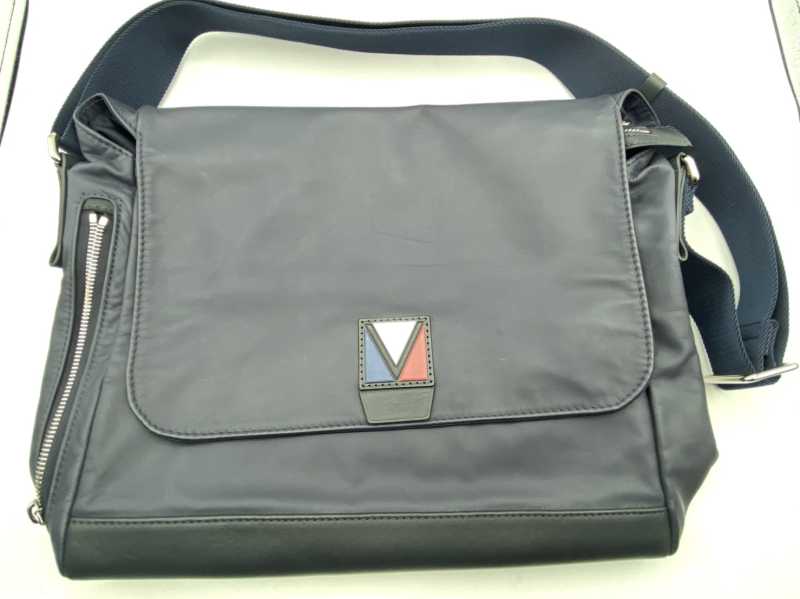 ルイヴィトン買取 クロス ガストン Vライン M50422