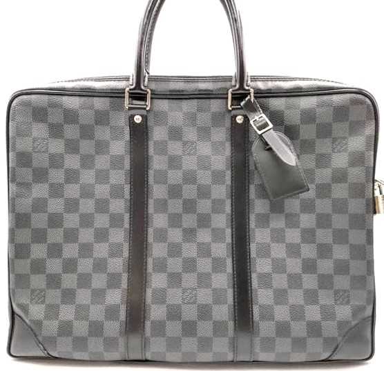 ルイヴィトン買取　ポルトドキュマンヴォワヤージュ　ダミエグラフィット　N41125