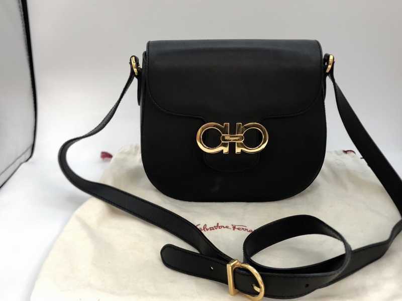 フェラガモ買取 ガンチーニショルダーバッグ