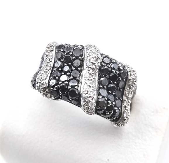 宝石買取　ブラックダイヤモンドリング　K18WG