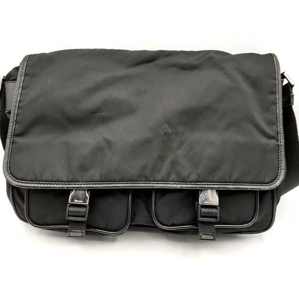 プラダ買取　メッセンジャーバッグ　テスート　VA0406