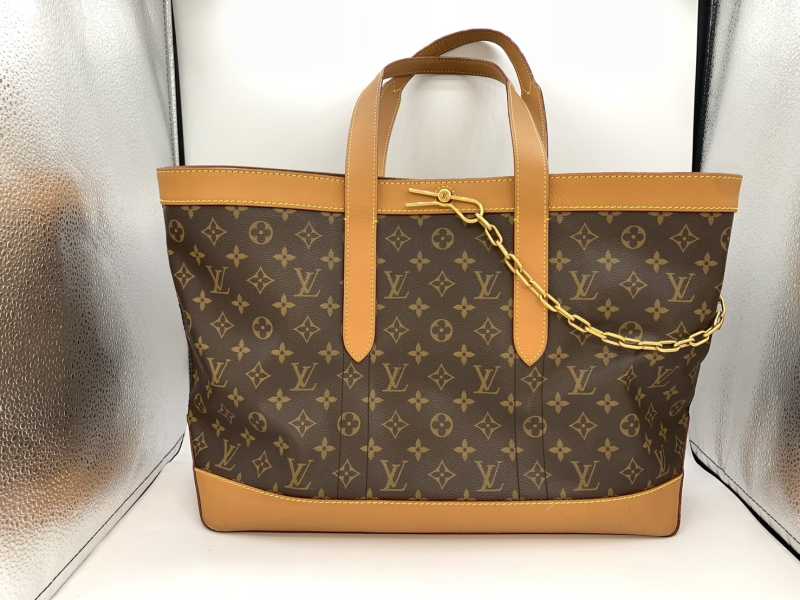 ルイヴィトン買取 カバヴォワヤージュNV PM M44878