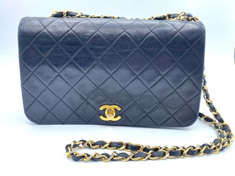シャネル買取 マトラッセ フルフラップ チェーンショルダーバッグ ラムスキン 1番台