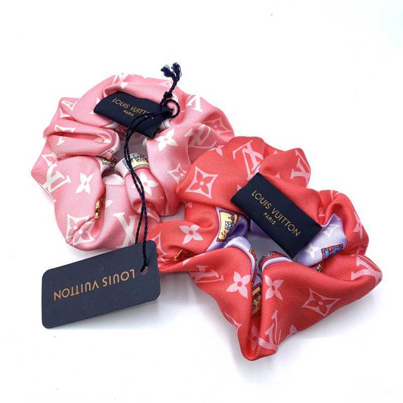 ルイヴィトン買取 シュシュ M77692