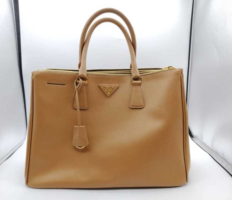 プラダ 買取 サフィアーノラクス