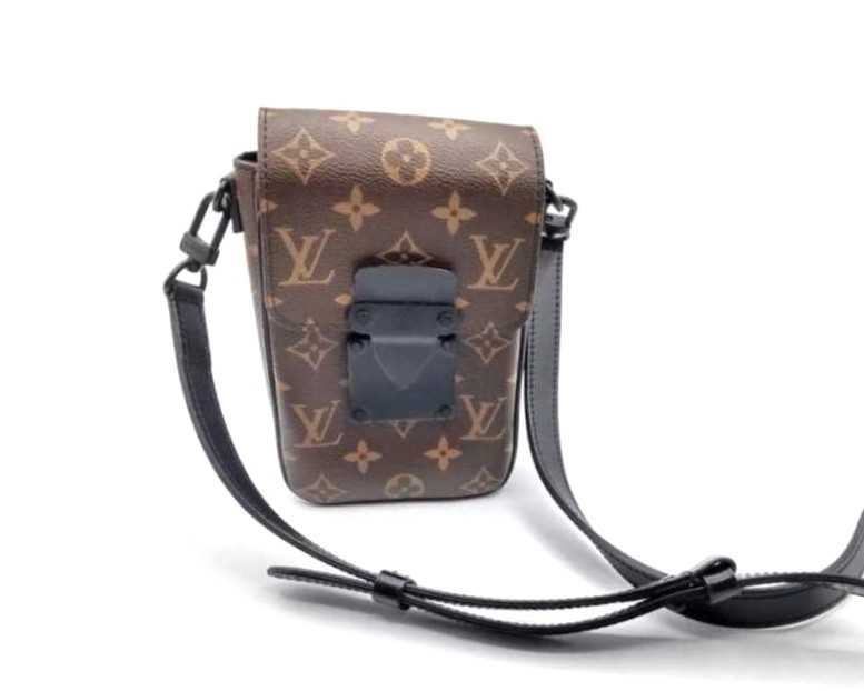 ルイヴィトン買取 Sロック ヴェルティカル ウエアラブル ウォレット