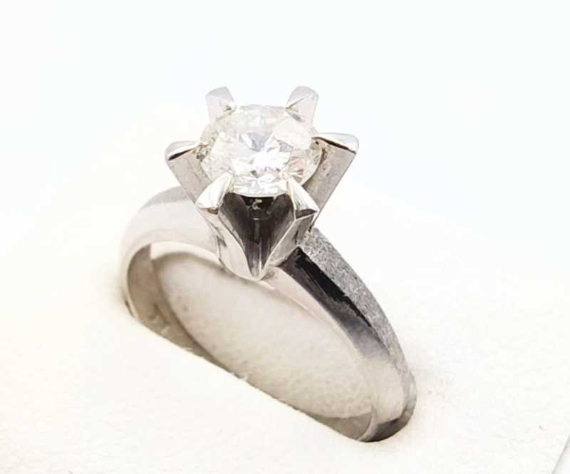 PT900リング　買取　ダイヤモンド