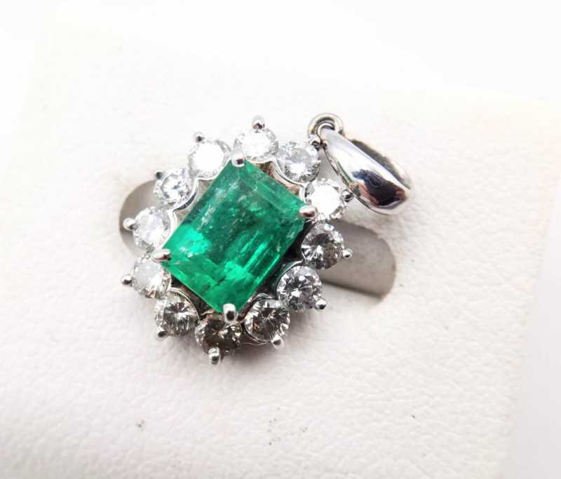 PT900トップ　買取　エメラルド