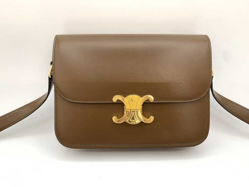 セリーヌ クラシックトリオンフバッグ