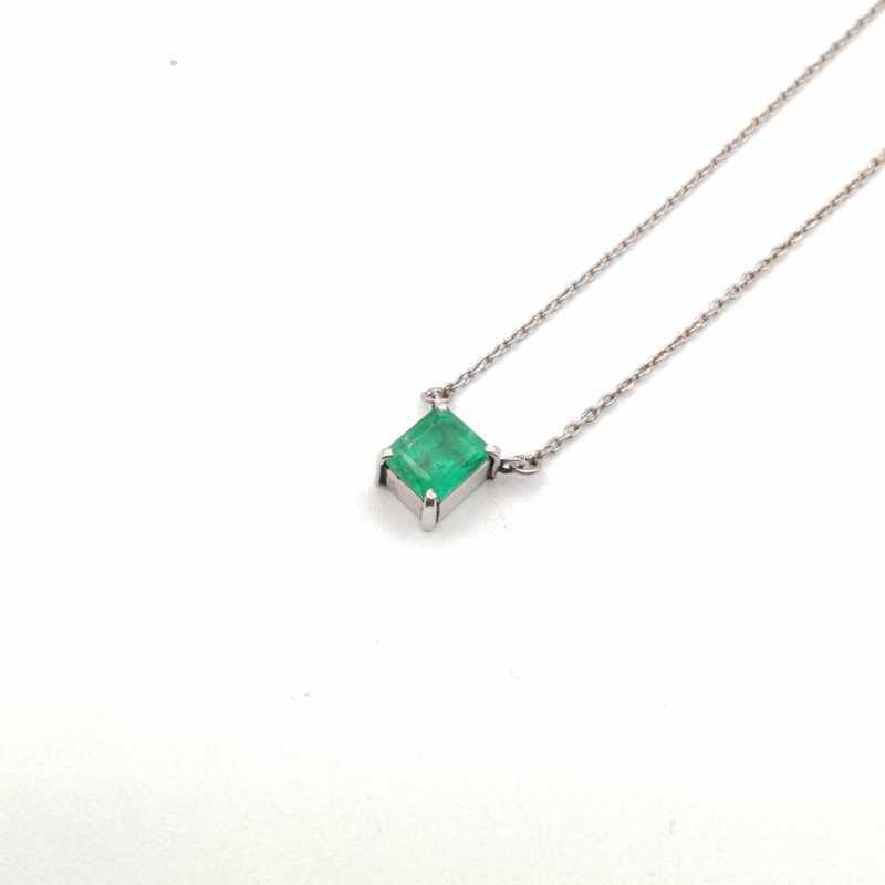 宝石買取 プラチナネックレス エメラルド