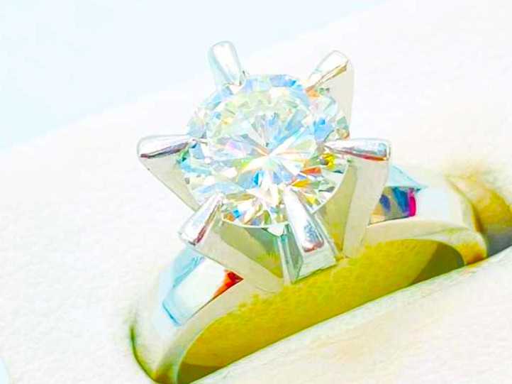 ダイヤモンド買取 プラチナ台 ラウンドブリリアントカットダイヤモンド 1.63ct 立て爪リング