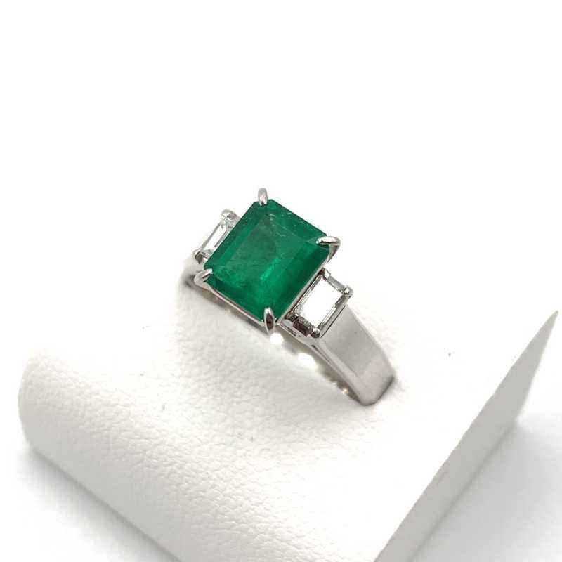宝石買取 プラチナリング エメラルド 2.5ct